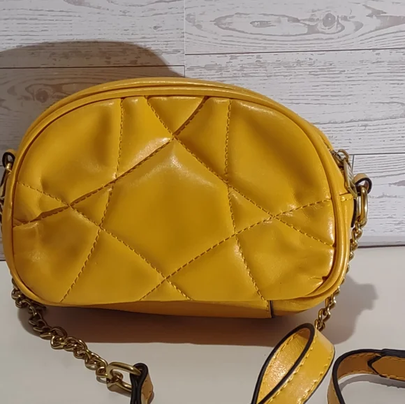 Dolce & Gabbana Devotion Quilted Leather Crossbody Camera Bag Yellow - Picture 3 of 7